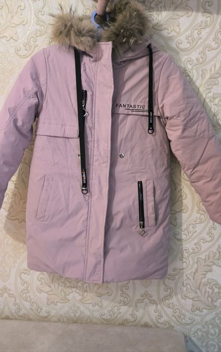 Парка на дівчинку