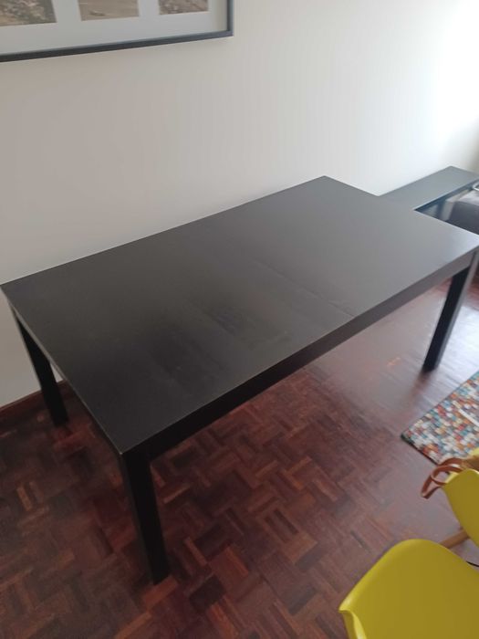 Recheio de casa: camas, sofás, mesa jantar, cadeiras, cadeirões...