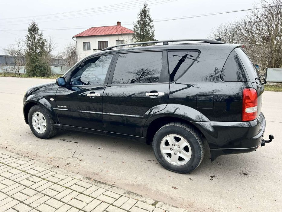 Рамний повнопривідний джип