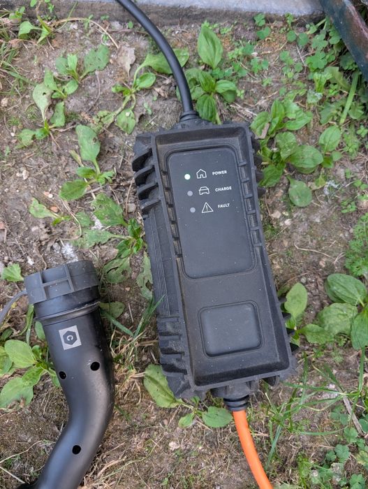 Carregador veículo elétrico 8A, 1.8kw APTIV