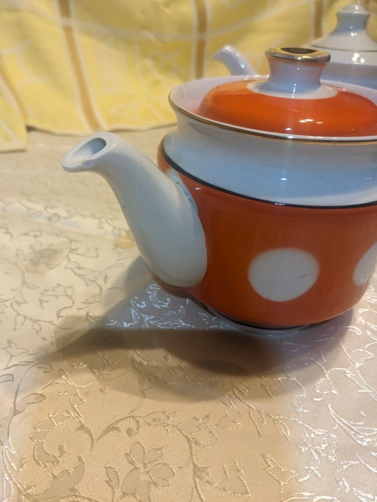 Фарфоровые масляницы, чайники , Барановка и др.ФЗ