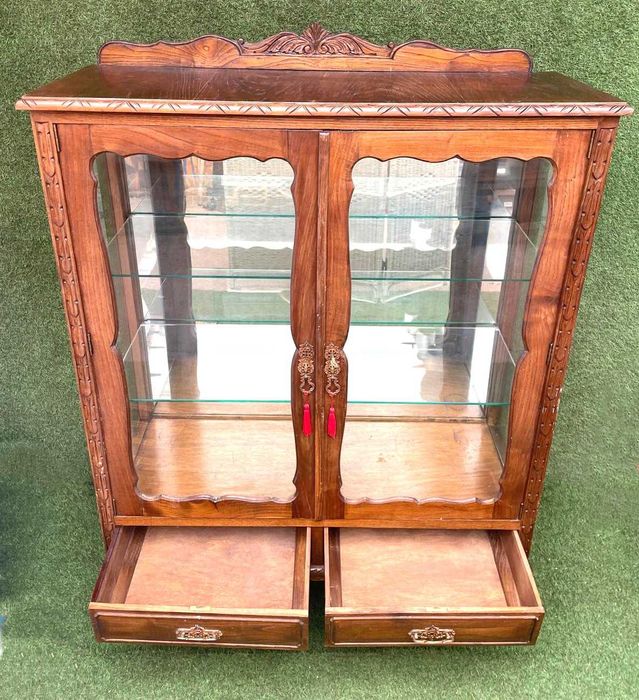 Movel cristaleira anos 60 bom estado geral  157X111X42 cm