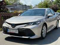 Toyota Camry 1WŁ ASO Salon PL FV23% Kamera Czujniki ACC Mirror Link Hybryda 218KM