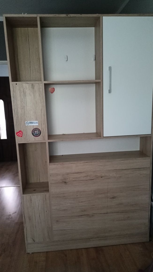 Meble młodzieżowe z szafą garderobianą