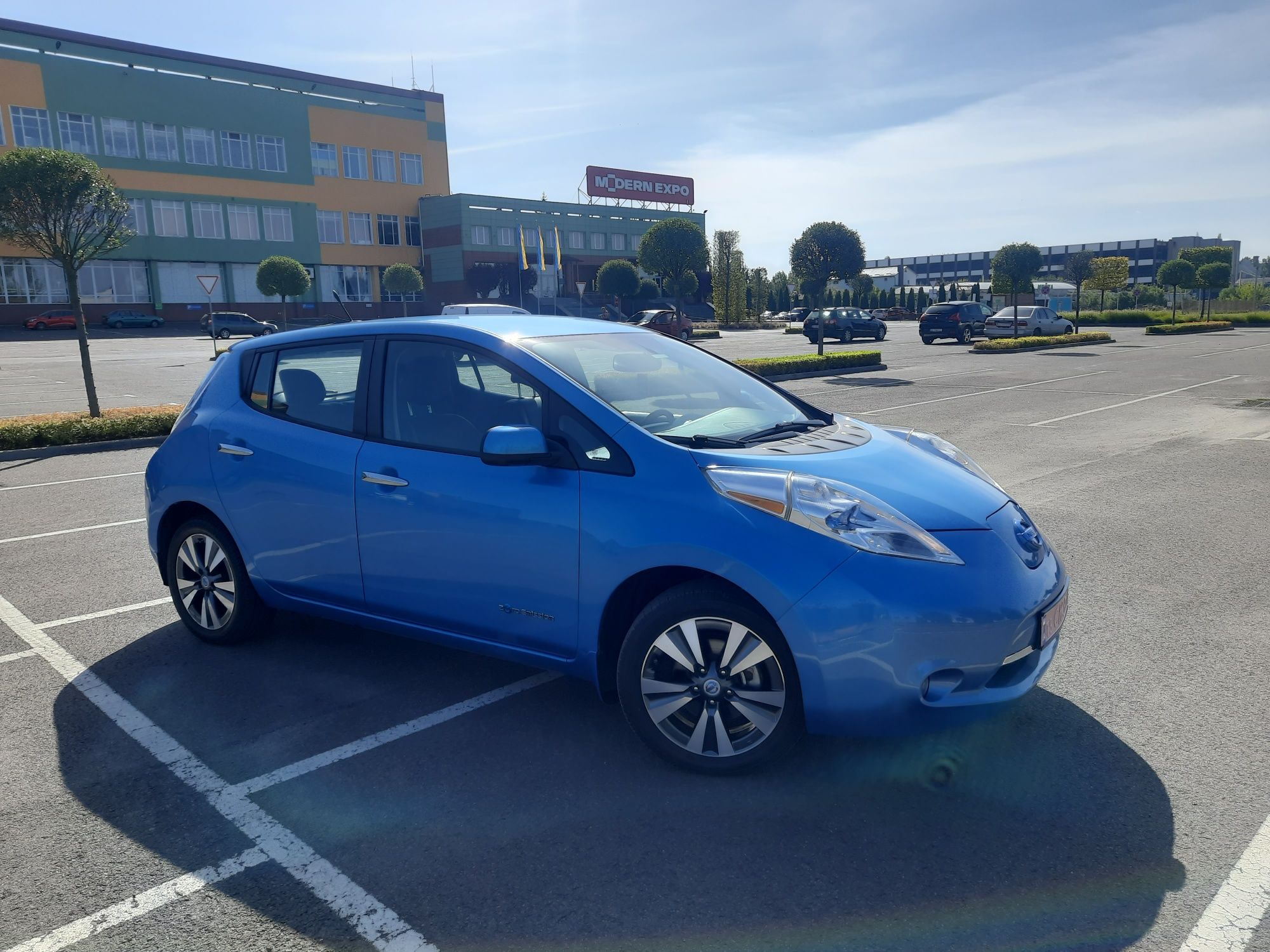 Nissan Leaf 2013 р FL