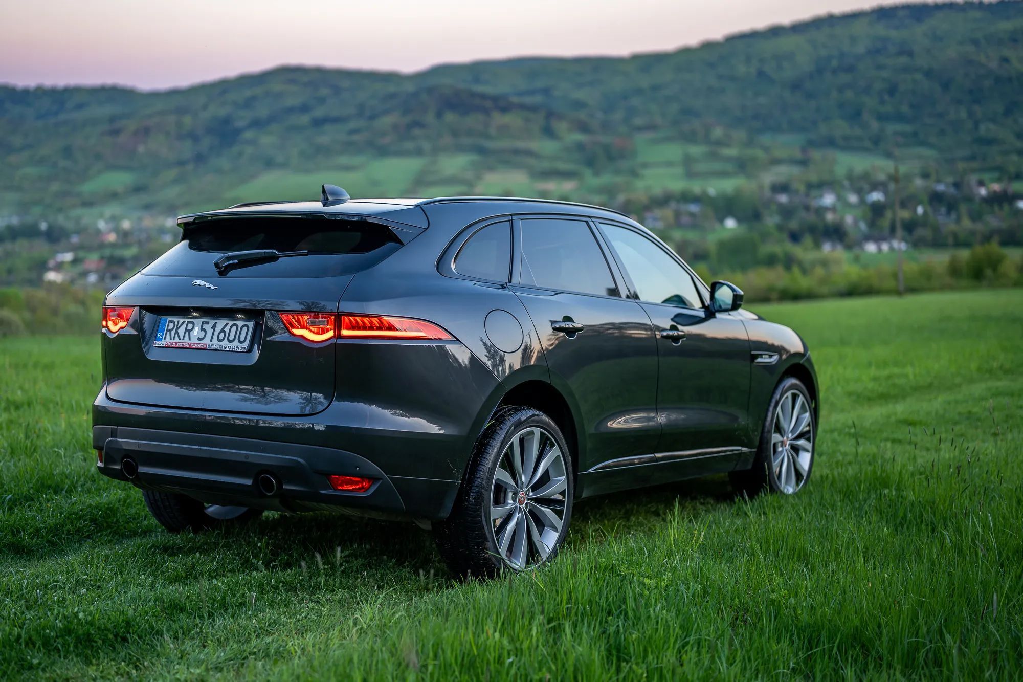 Jaguar F-Pace Jaguar F-Pace -3.0 TDV6 R-Sport - MAX wersja wyposażenia