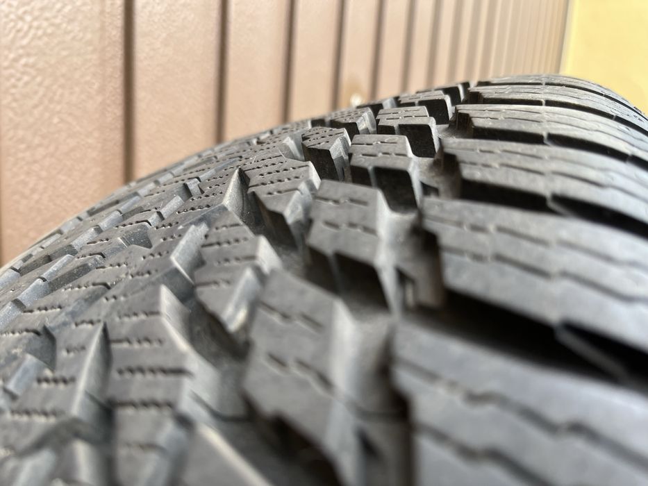 Opony zimowe Nokian WR Snowproof 205/60/16 jak nowe