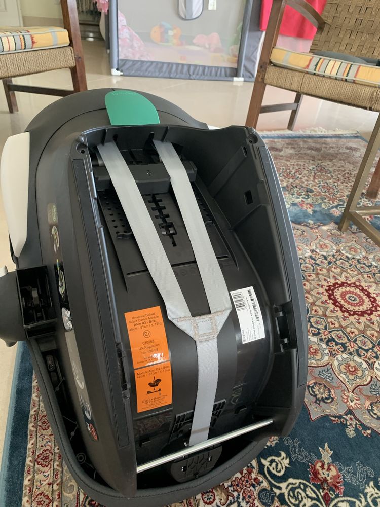Ovo Cybex ATON B2 com adapradores (carseat, baby carrier)
