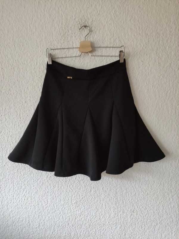 Mohito czarna rozkloszowana piankowa spódnica spódniczka L