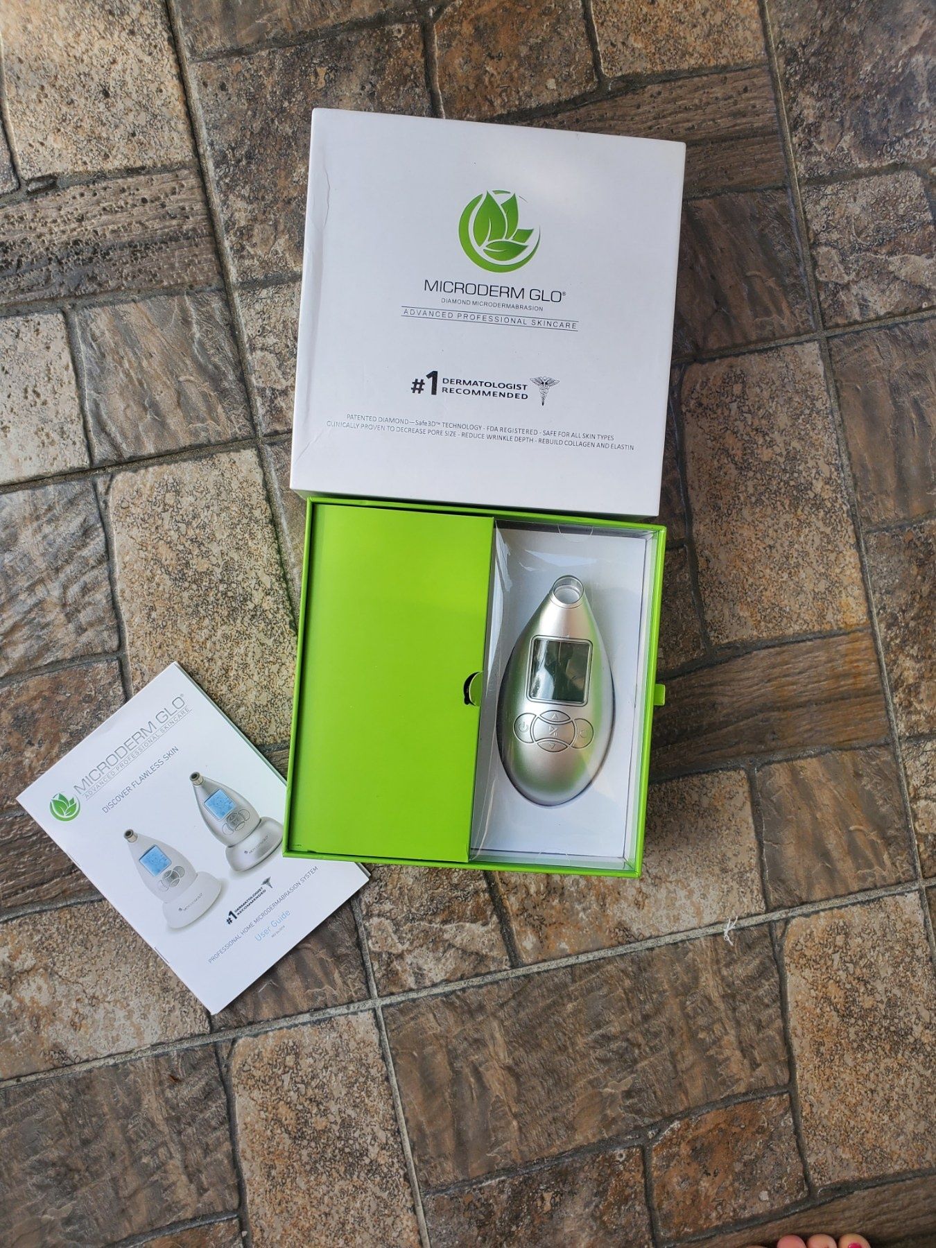 Апарат для мікродермабразії MICRODERM GLO