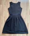 Czarna sukienka Cropp XS