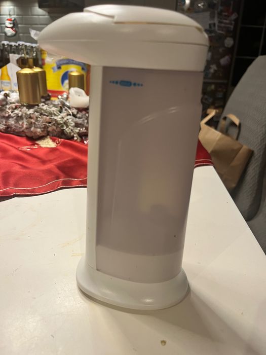 Automatyczny dozownik do mydla