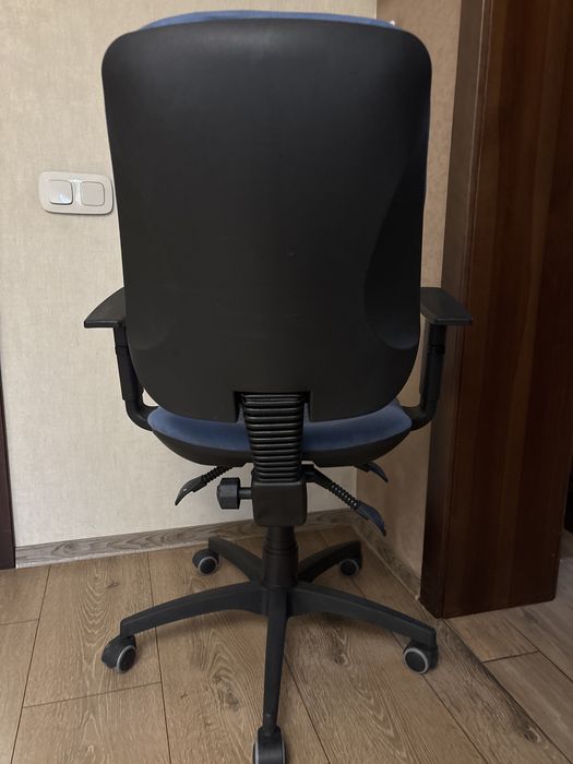 Крісло учнівське