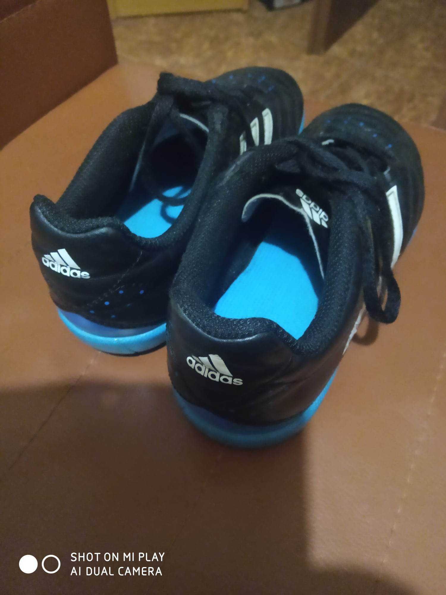 Buty sportowe piłkarskie Adidas roz 34