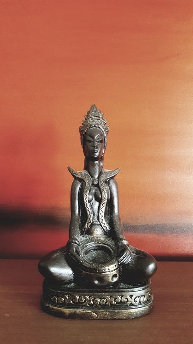 Estatueta em gesso pintada à mão