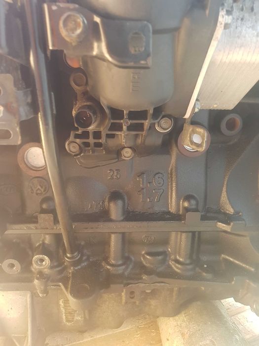 SILNIK KOMPLETNY+ skrzynia 1,6crdi hundai-Kia 1,6crdi 115KM na czesci