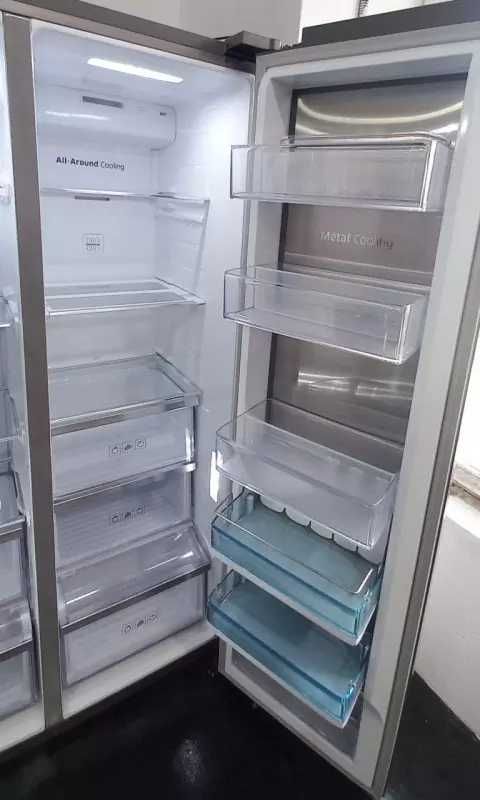 Холодильник Samsung RH60H90207F
Тип side-by-side холодильник 635 л