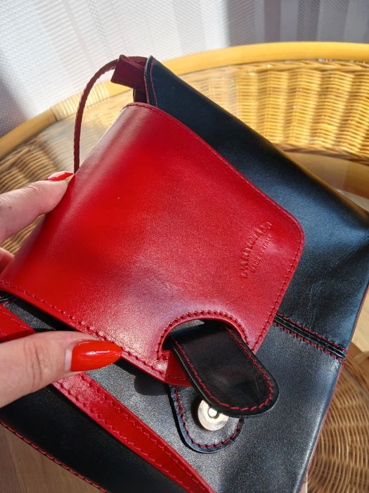 Шкіряна невелика сумочка