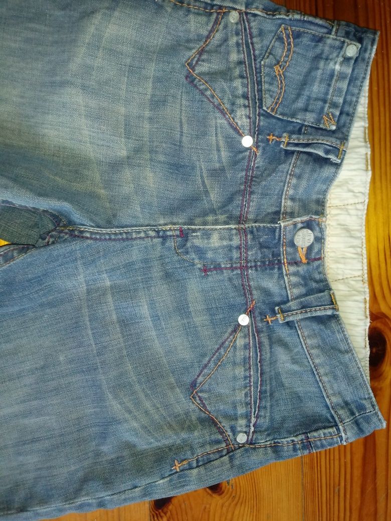Spodnie, spodenki, jeansy marki Levis