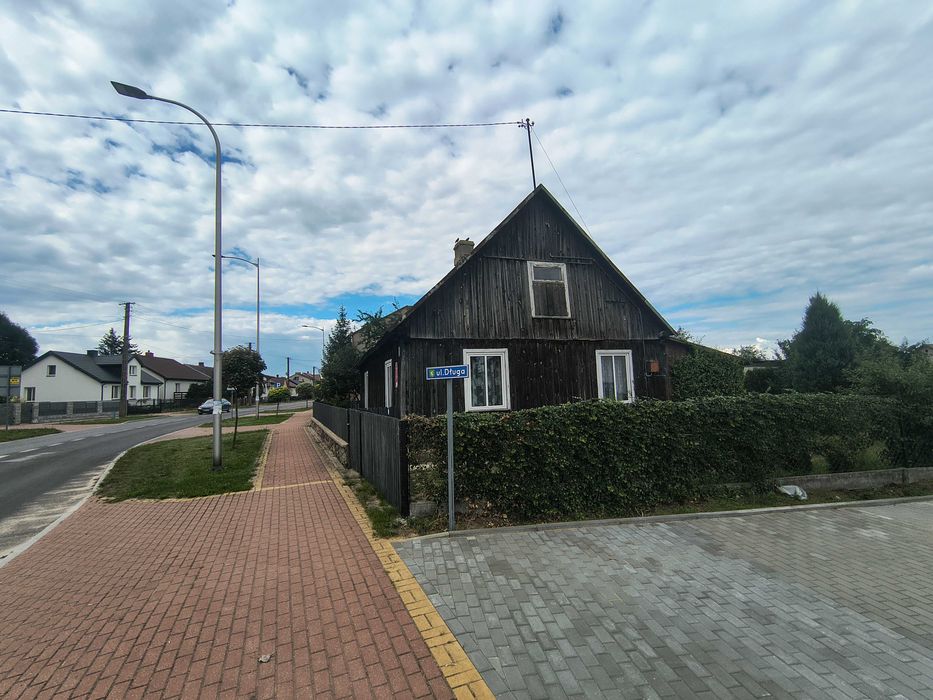 Stary dom drewniany do rozbiórki