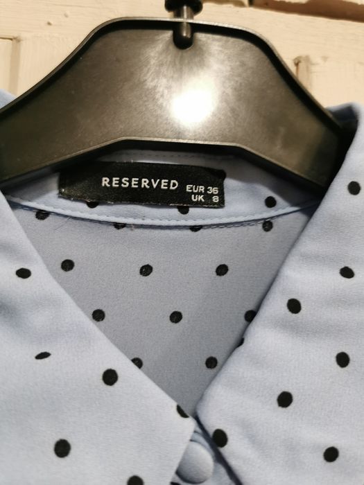 Sprzedam sukienkę niebieską w grochy Reserved