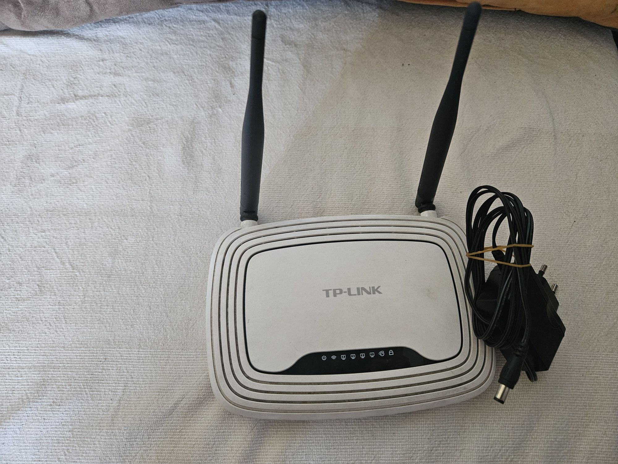 Router TP link model TL-WR841N
