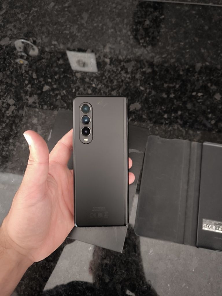 Samsung Galaxy z fold 3 512Gb