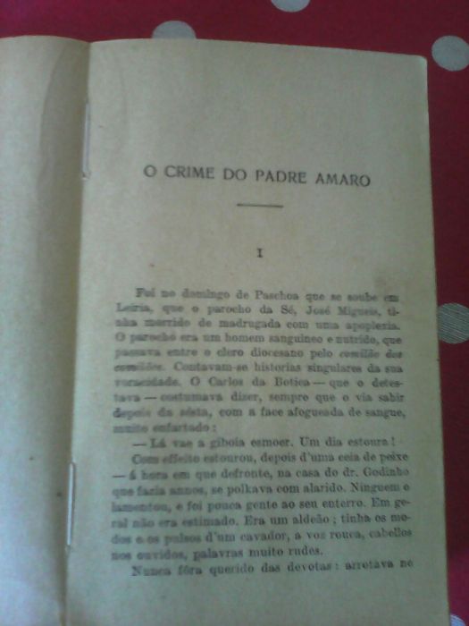 Livro antigo O crime do Padre Amaro