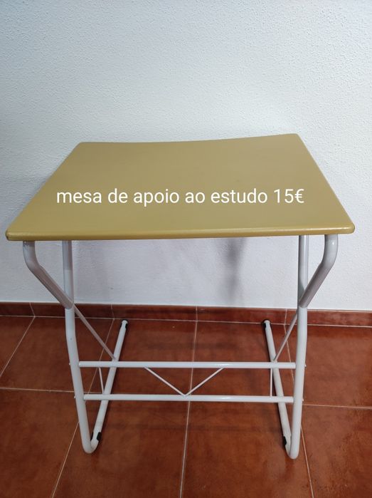 Mesa de apoio de estudo ou mini secretária