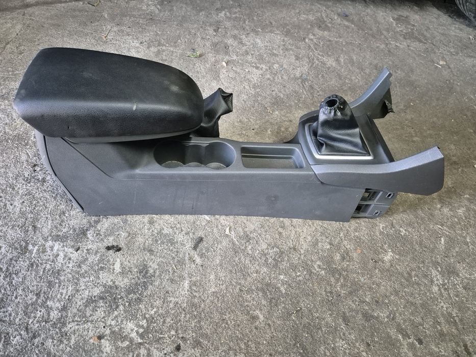 Podłokietnik ford focus mk2 europa