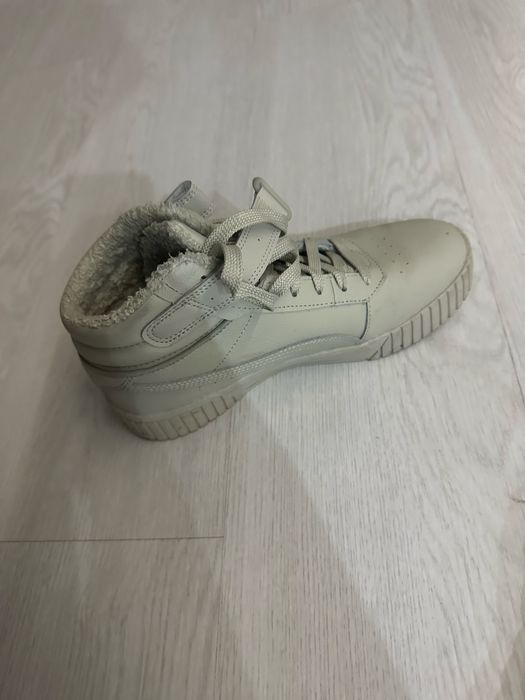 Продам кросівки PUMA