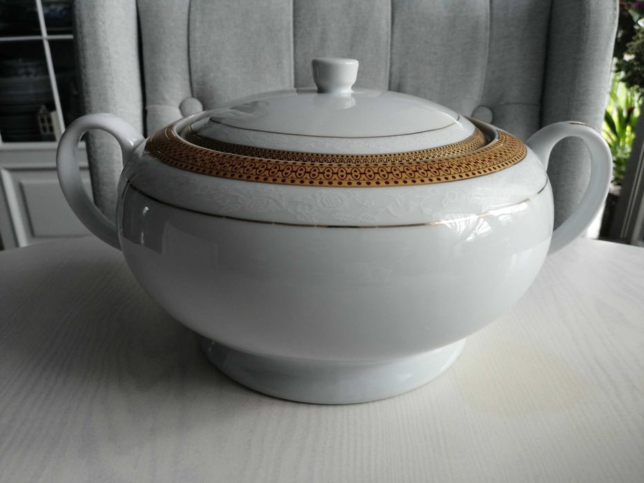 Serwis obiadowy komplet królewski złoty dekor porcelana 21 elementów