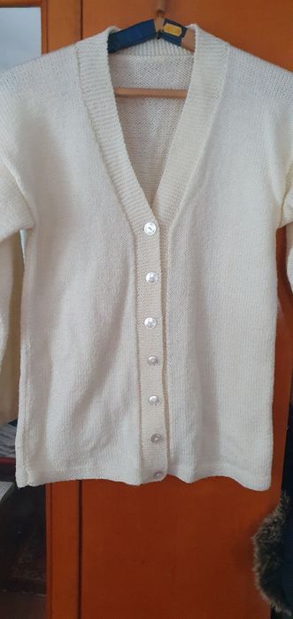 Продам шерстяну кофточку світер джемпер