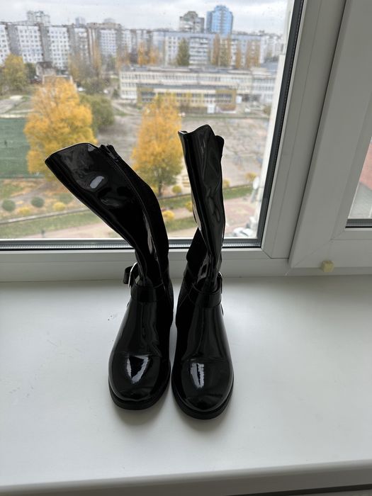 Чоботи дитячі лакові з текстилем