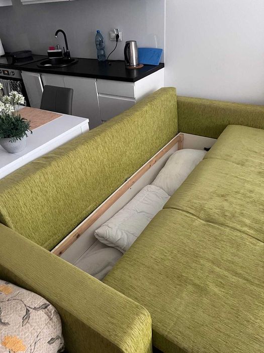 Kanapa rozkładana z pojemnikiem na pościel – 235 cm, stan dobry