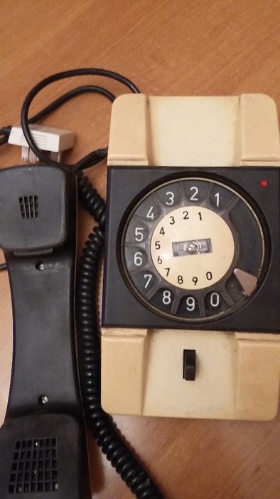 Telefon stacjonarny Telekom z 1987r.