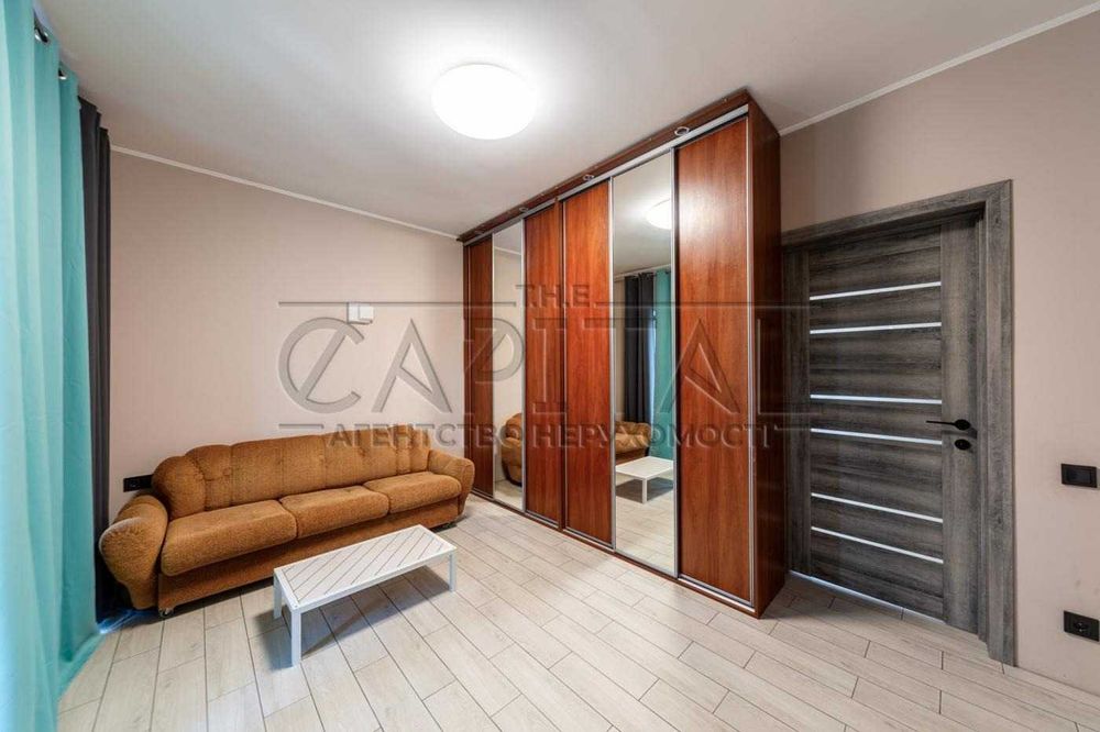 Продаж Дуплекс, Солом'янський район, пл. Шевченка, 180 м2