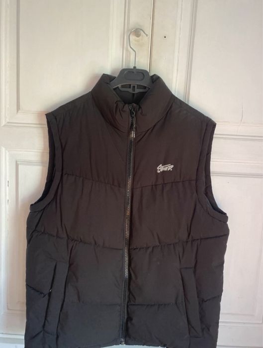 Colete pull and bear preto