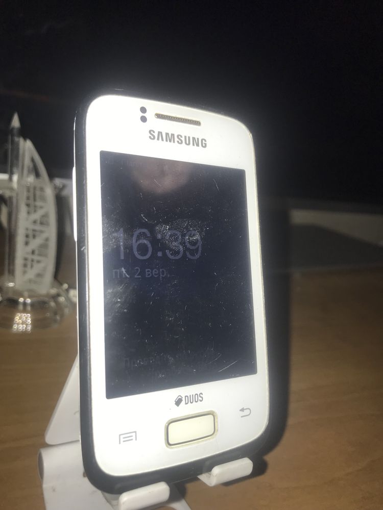 Samsung galaxy y6102