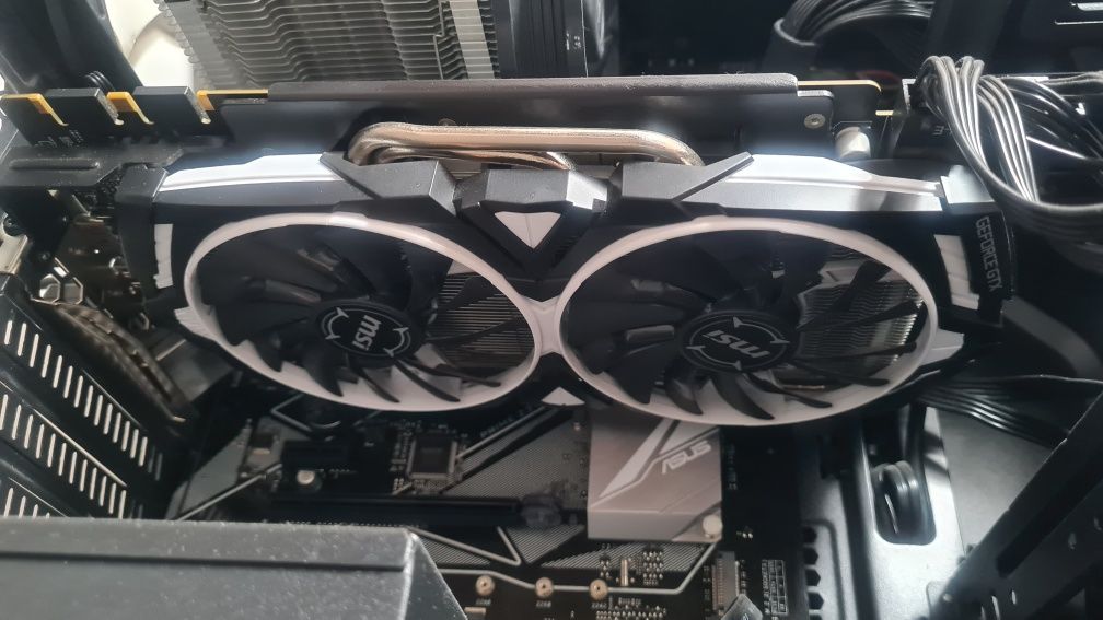 Komputer i monitor pc gtx 1080ti