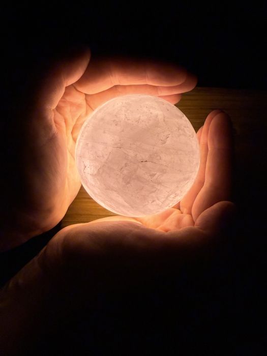 Kryształowa kula minerał kwarcyt rozowy 7 cm