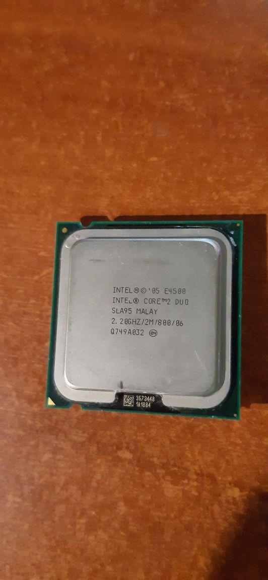 Процессор Intel Core 2 Duo E4500 2.2GHz, s775