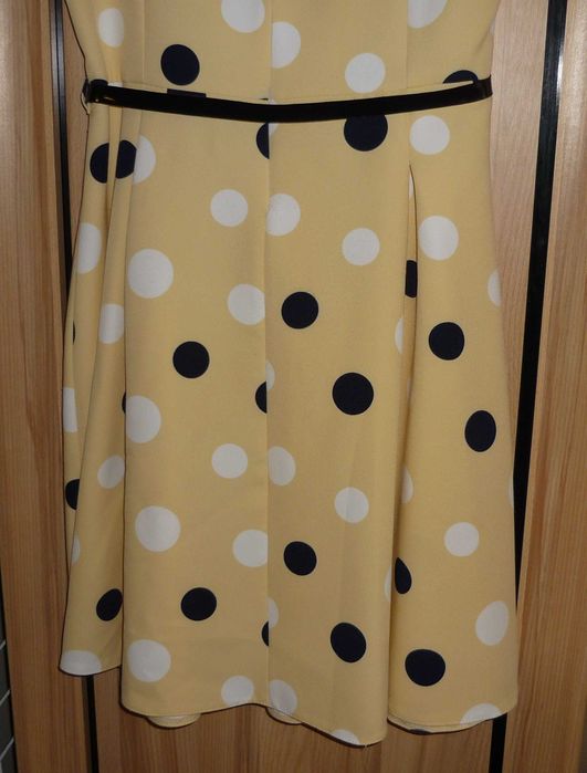 Żółta rozkloszowana sukienka w grochy z paskiem roz. M/L Two Blue