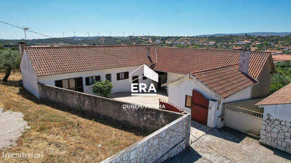 Moradia T3 térrea localizada a 7 minutos da cidade de Ourém