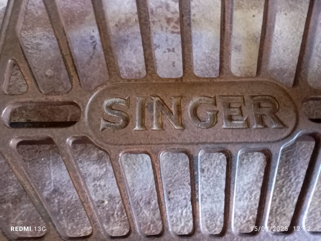 Máquina de costura Singer em excelente estado