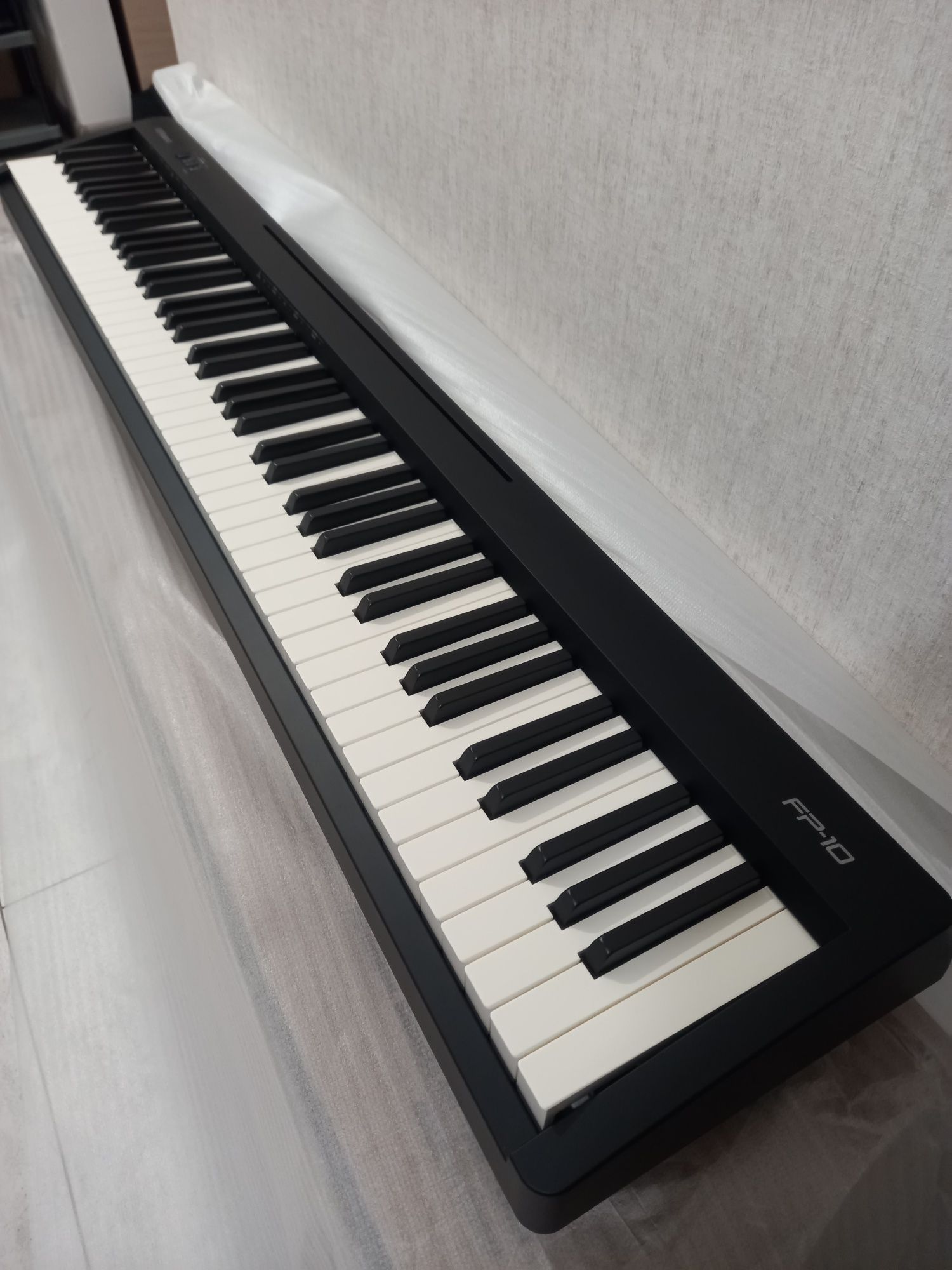 Цифровое пианино ROLAND FP 10