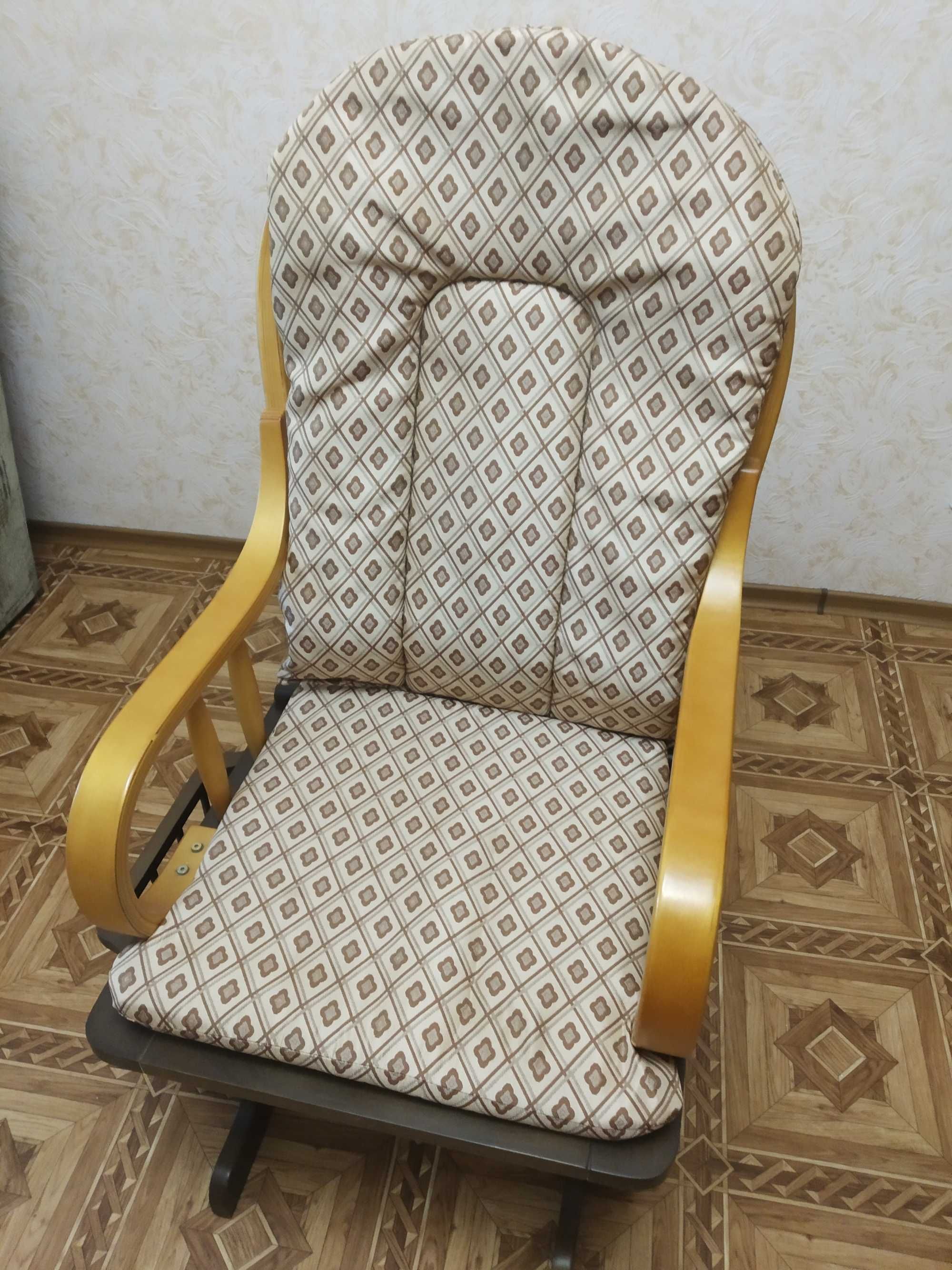 Продам кресло  качалку