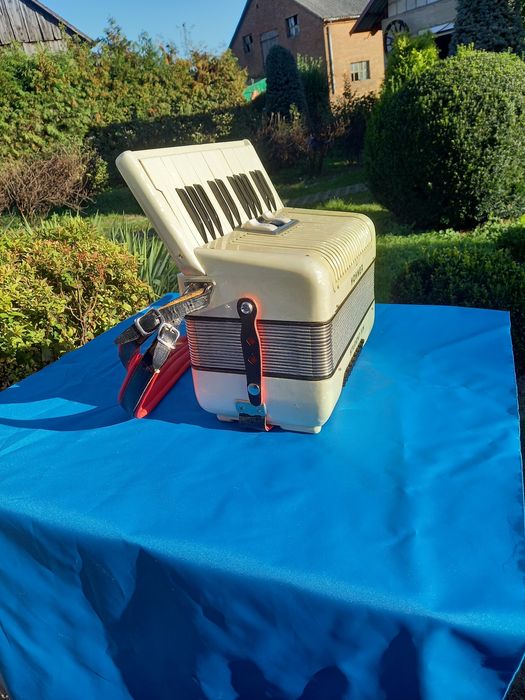 Akordeon Hohner 32b