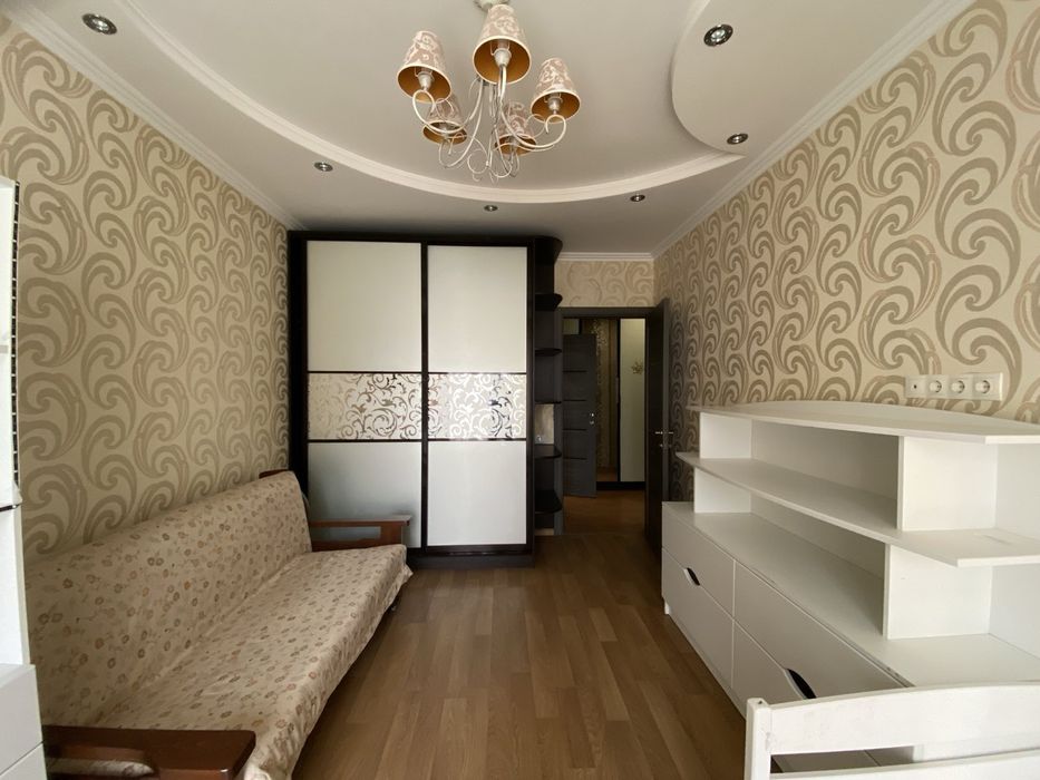 Оренда 2 кімнатної квартири по вулиці Коновальця ( поруч White Center)