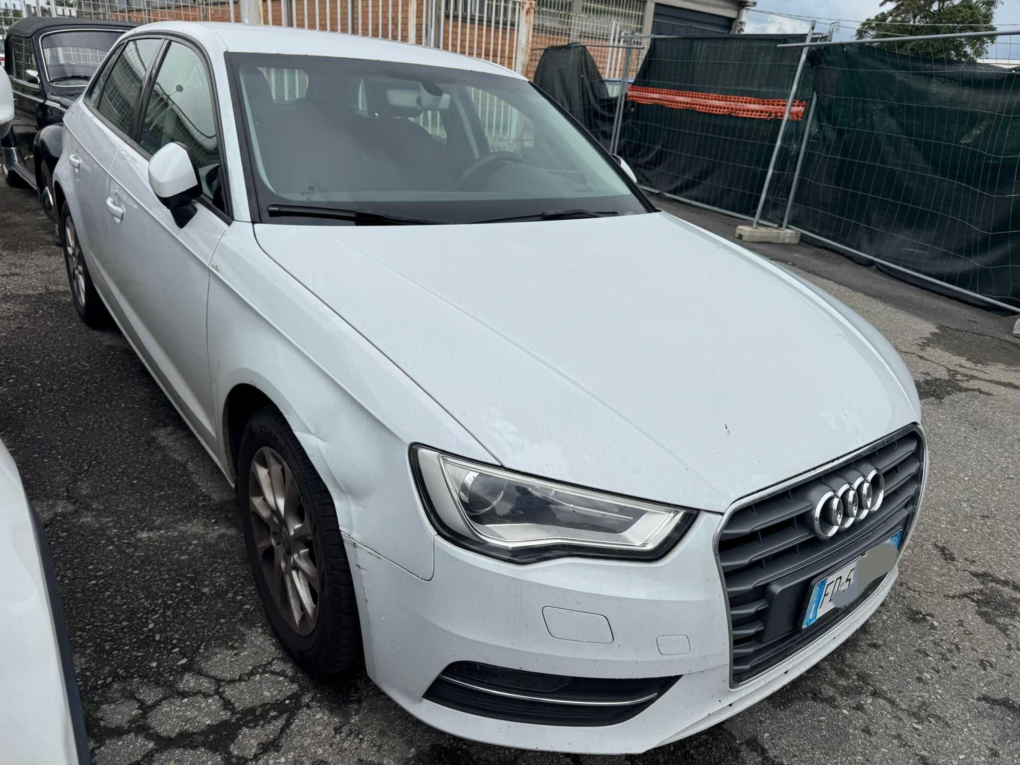 Audi A3 1.6tdi  Posiadam  inne  auta  z  włoch  całe i uszkodzone